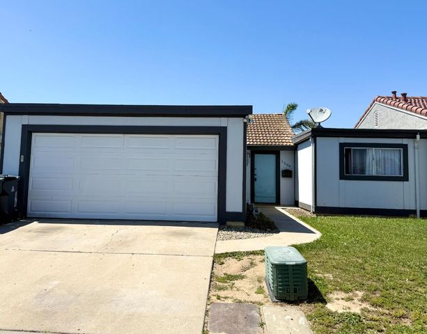 1506 Barcelona Circle, Salinas, CA 93906