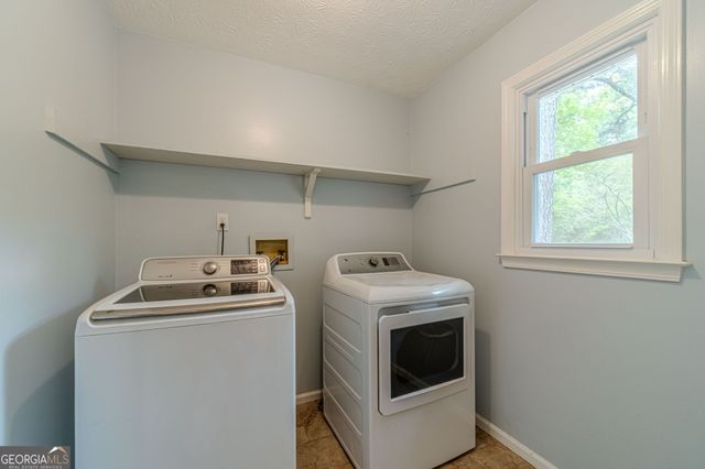 3142 Rocky Point Court, Snellville, GA 30078