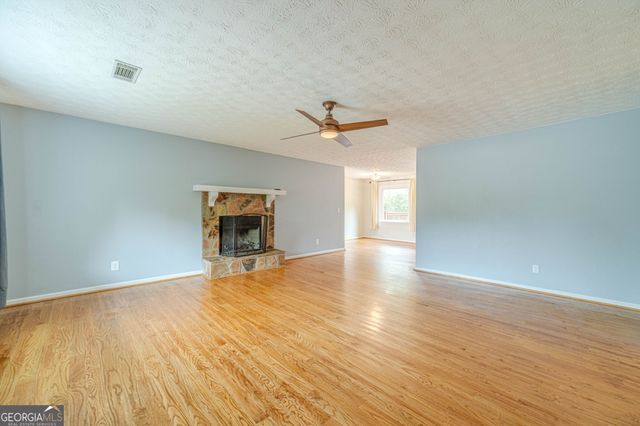 3142 Rocky Point Court, Snellville, GA 30078