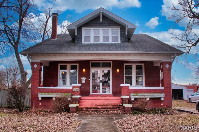 800 Cedar Street, Collinsville, IL 62234