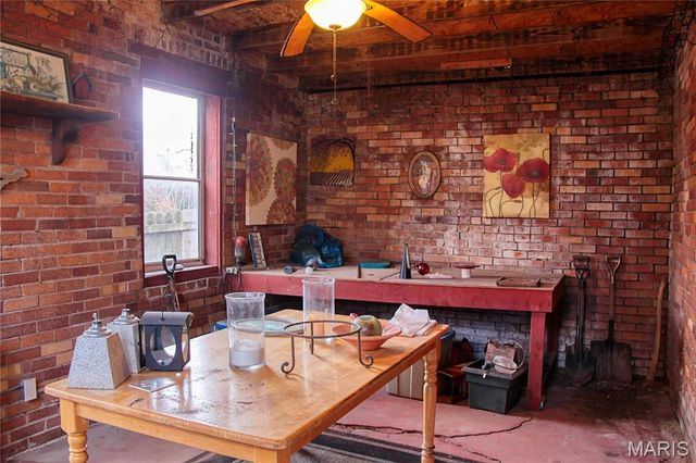 800 Cedar Street, Collinsville, IL 62234