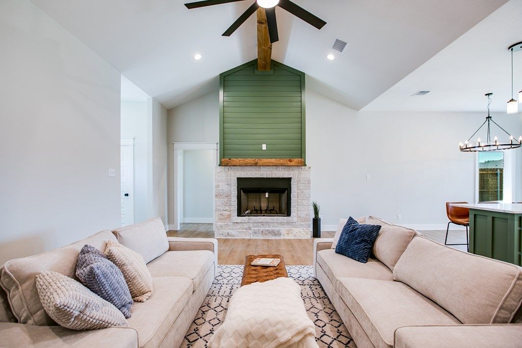 Image 2 of property listing at 3609 Clearview Dr, San Angelo, TX 76904