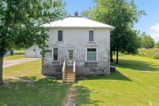 2808 Carleton Rockwood Road, Carleton, MI 48117