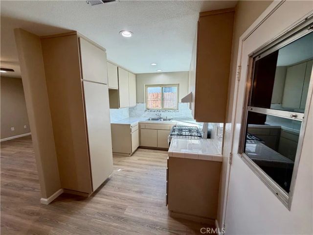 648 Flora, Oceanside, CA 92057