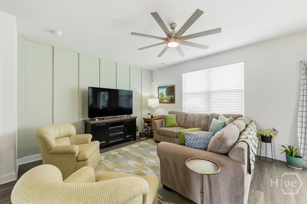 Image 10 of property listing at 523 Logging Hill Drive, Richmond Hill, GA 31324