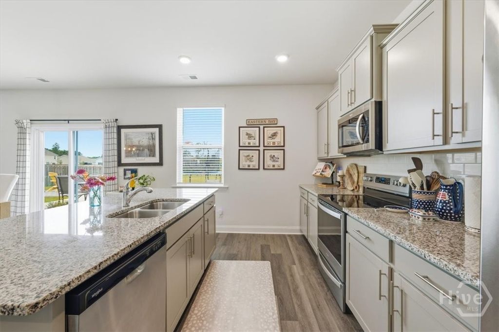 Image 16 of property listing at 523 Logging Hill Drive, Richmond Hill, GA 31324