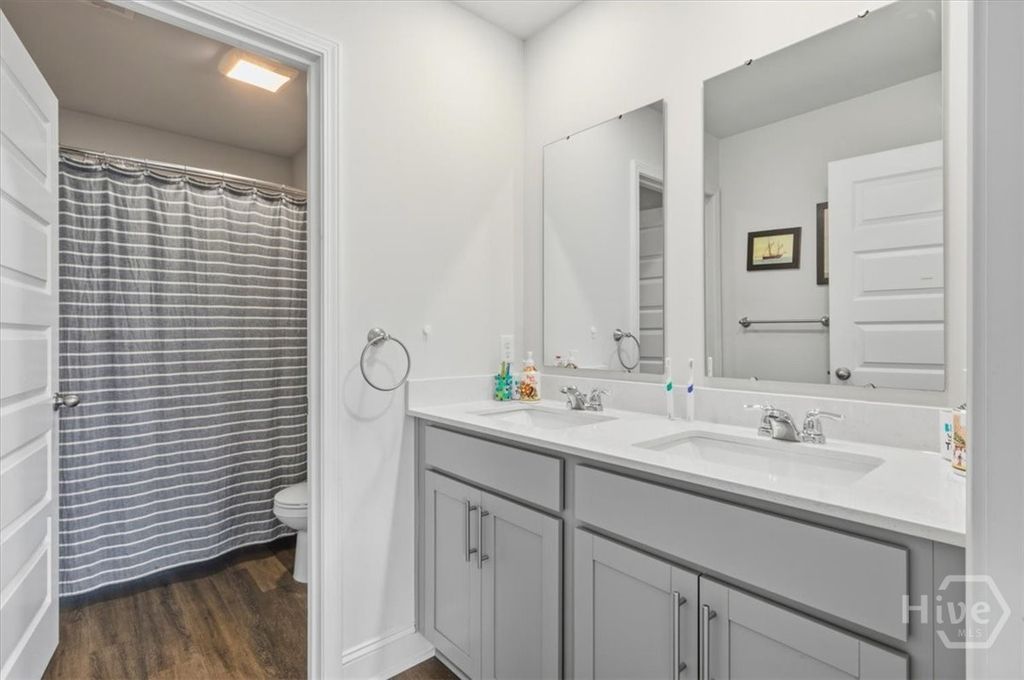 Image 39 of property listing at 523 Logging Hill Drive, Richmond Hill, GA 31324
