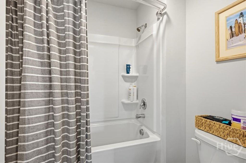Image 40 of property listing at 523 Logging Hill Drive, Richmond Hill, GA 31324