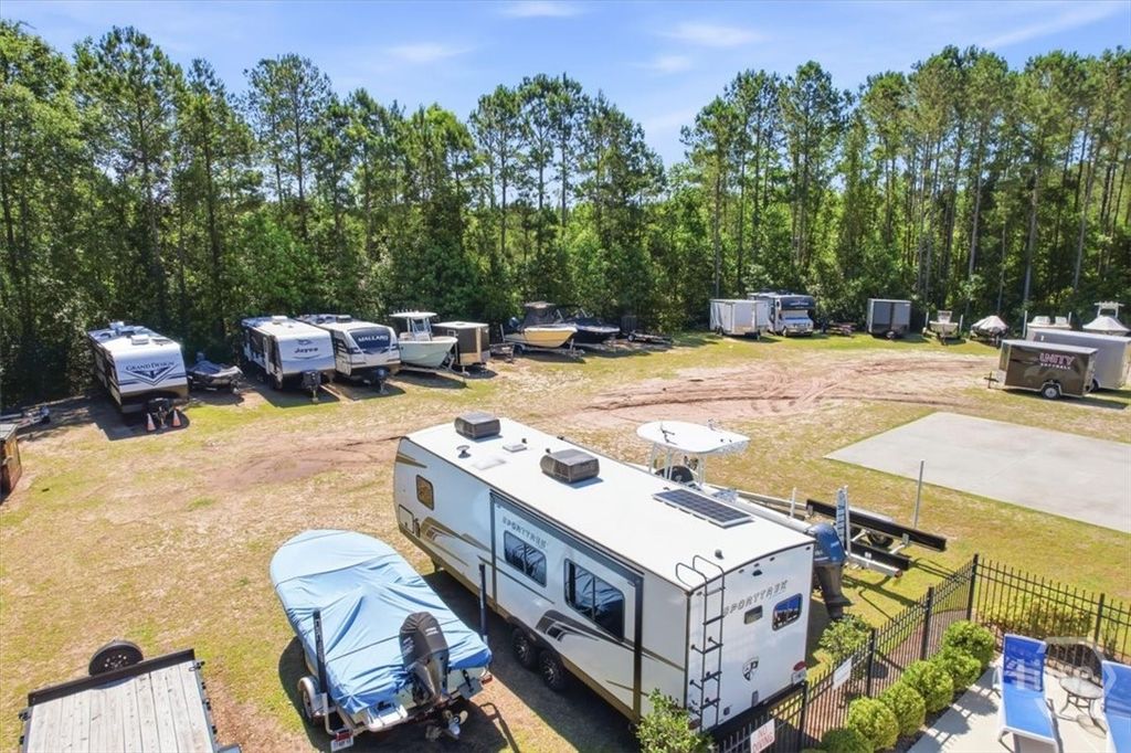 Image 65 of property listing at 523 Logging Hill Drive, Richmond Hill, GA 31324