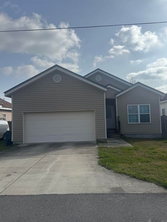 2077 Ravier Ln, St Gabriel, LA 70776