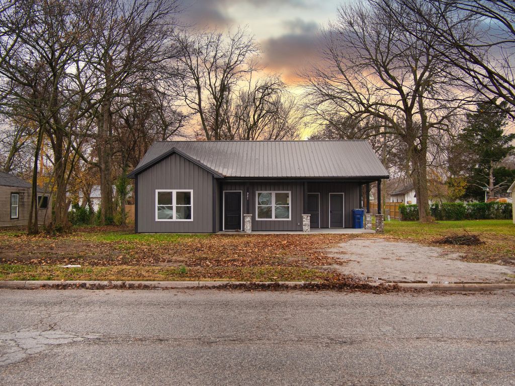 921 H Street NW, Miami, OK 74354