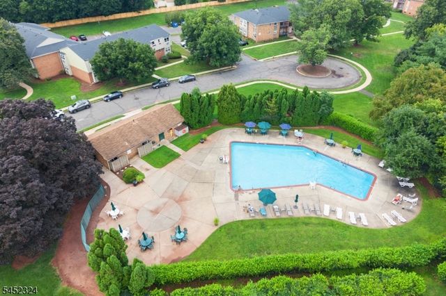 60 Deanna Dr, APT 159 159, Hillsborough Twp., NJ 08844