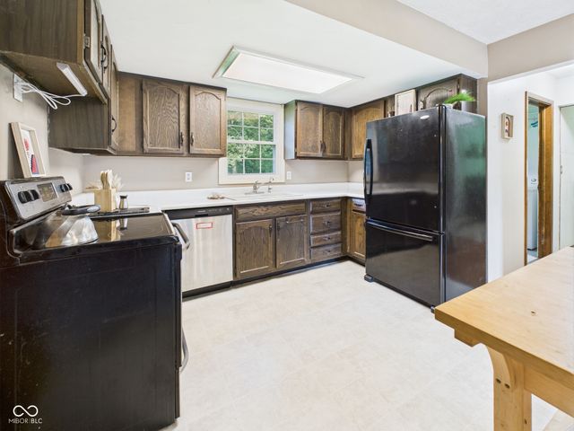 2111 Angie Lane, Anderson, IN 46017