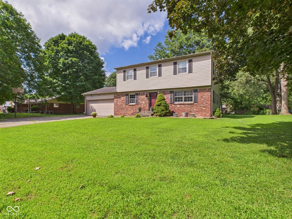 2111 Angie Lane, Anderson, IN 46017