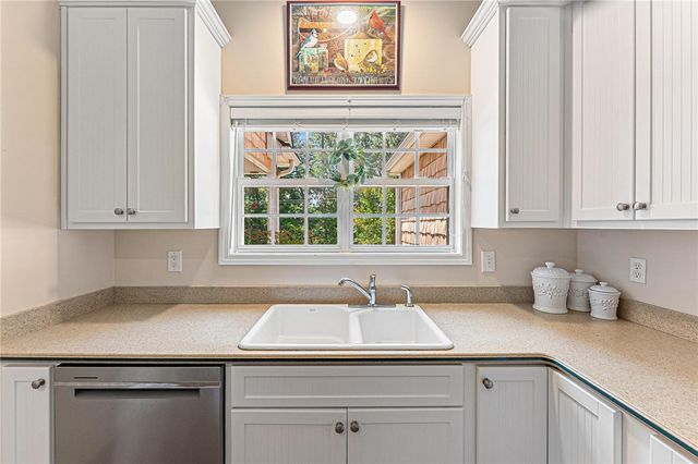 621 Chickasaw Drive, Westminster, SC 29693