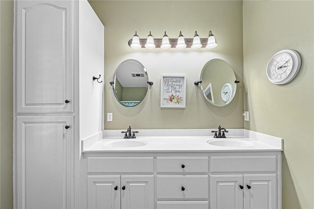 621 Chickasaw Drive, Westminster, SC 29693