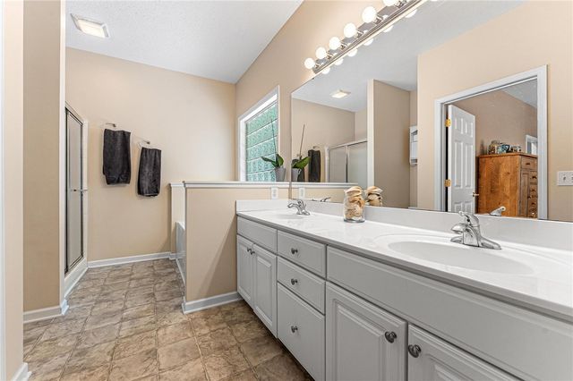 621 Chickasaw Drive, Westminster, SC 29693