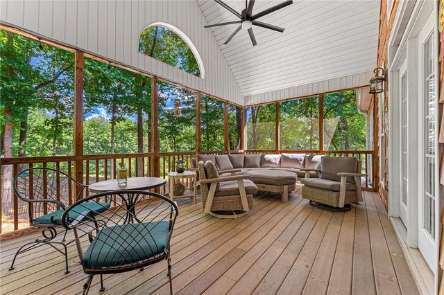 621 Chickasaw Drive, Westminster, SC 29693