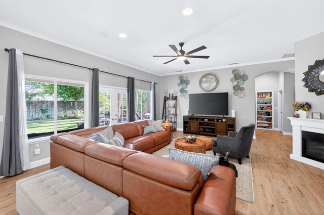 2112 Austin Avenue, Clovis, CA 93611