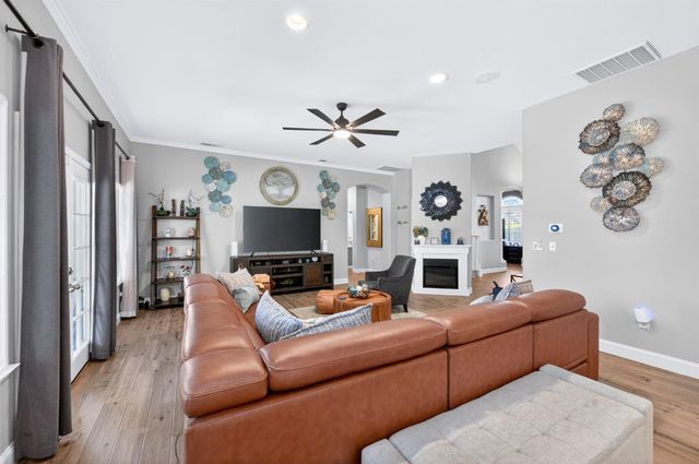 2112 Austin Avenue, Clovis, CA 93611