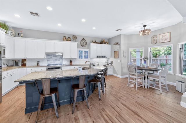 2112 Austin Avenue, Clovis, CA 93611