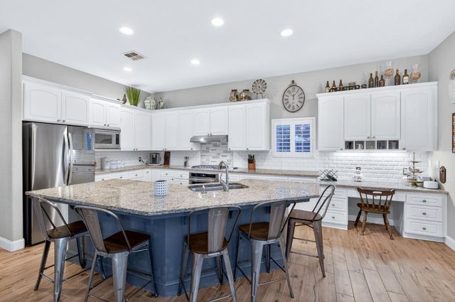 2112 Austin Avenue, Clovis, CA 93611