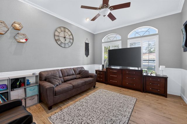 2112 Austin Avenue, Clovis, CA 93611