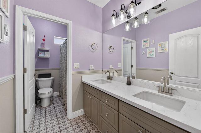 2112 Austin Avenue, Clovis, CA 93611