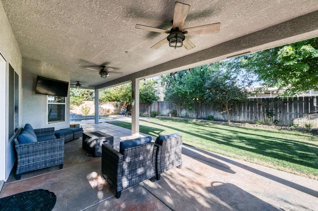2112 Austin Avenue, Clovis, CA 93611