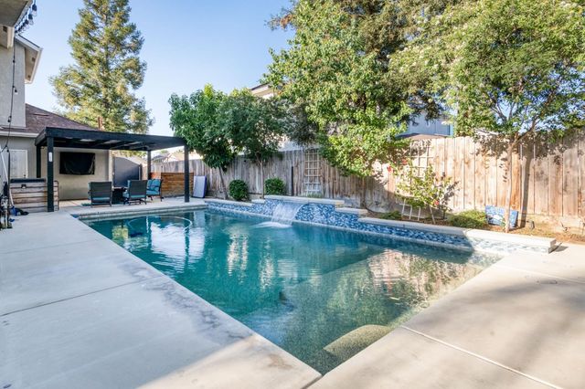 2112 Austin Avenue, Clovis, CA 93611