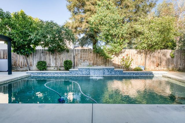 2112 Austin Avenue, Clovis, CA 93611