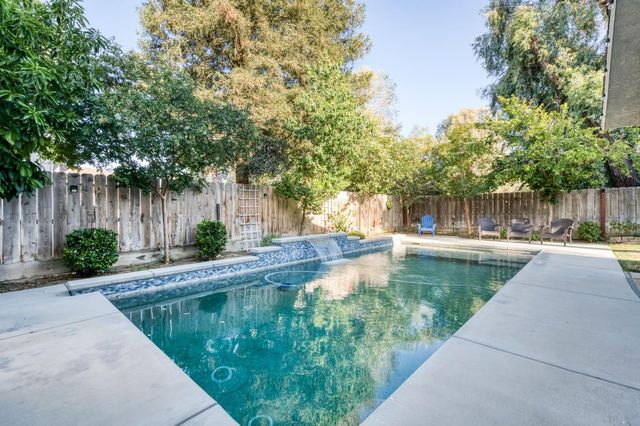 2112 Austin Avenue, Clovis, CA 93611