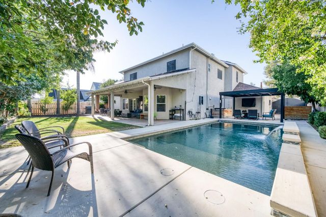 2112 Austin Avenue, Clovis, CA 93611