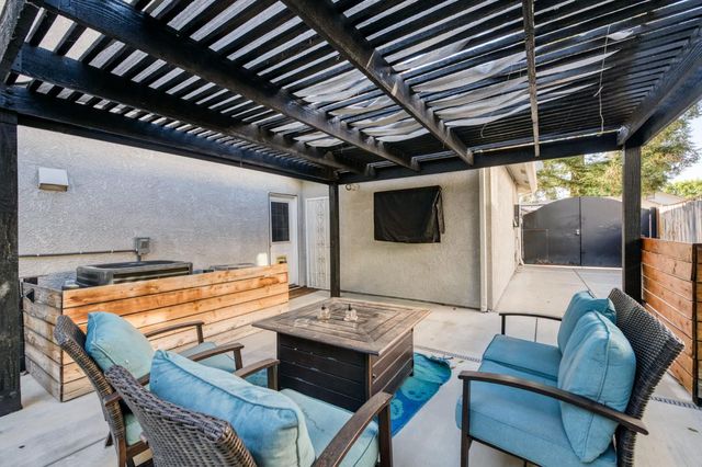 2112 Austin Avenue, Clovis, CA 93611