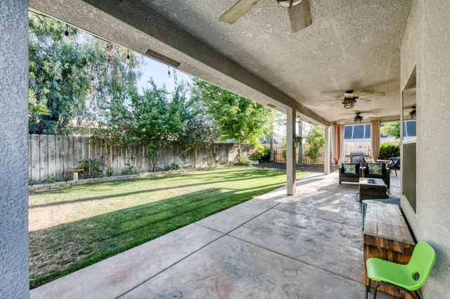 2112 Austin Avenue, Clovis, CA 93611