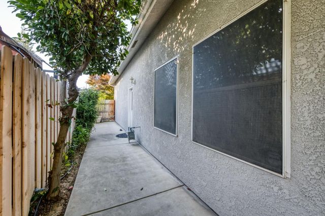 2112 Austin Avenue, Clovis, CA 93611