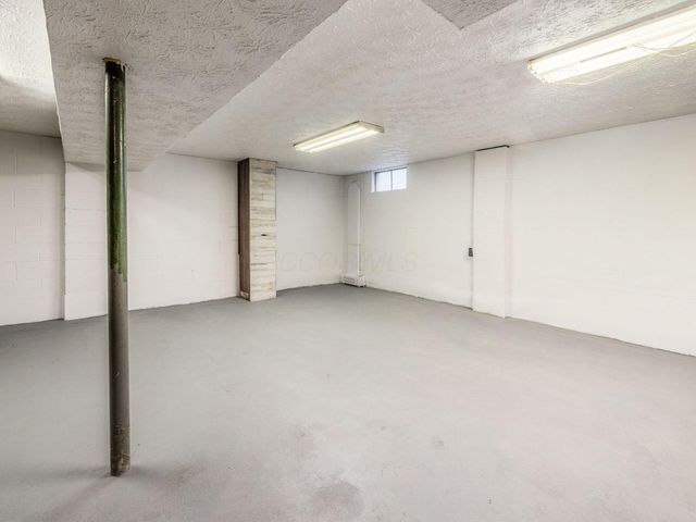 2103 Keller Place W, Grove City, OH 43123