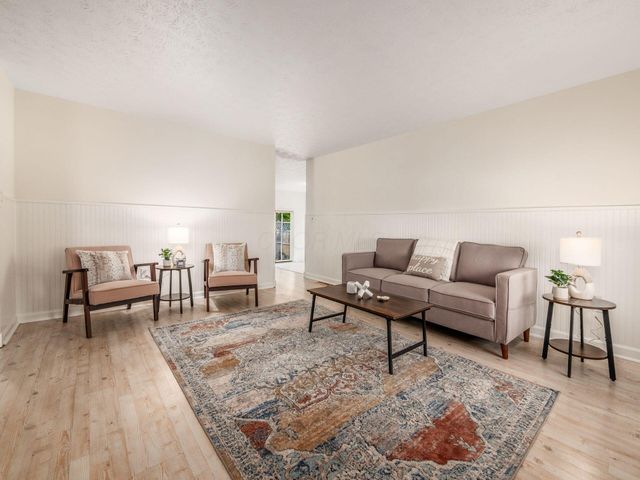 2103 Keller Place W, Grove City, OH 43123