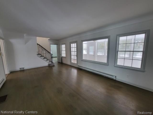 60001 E 8 Mile Road, South Lyon, MI 48178