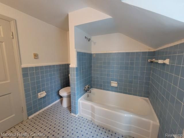 60001 E 8 Mile Road, South Lyon, MI 48178