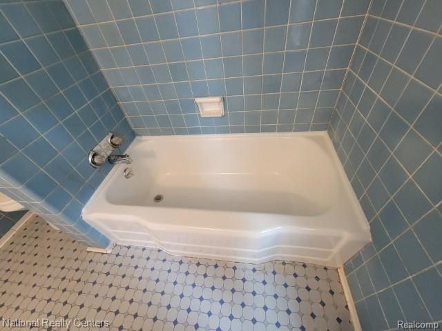 60001 E 8 Mile Road, South Lyon, MI 48178