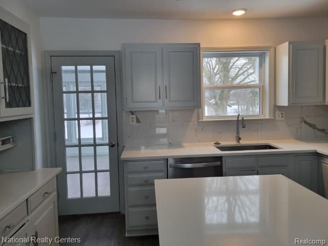 60001 E 8 Mile Road, South Lyon, MI 48178