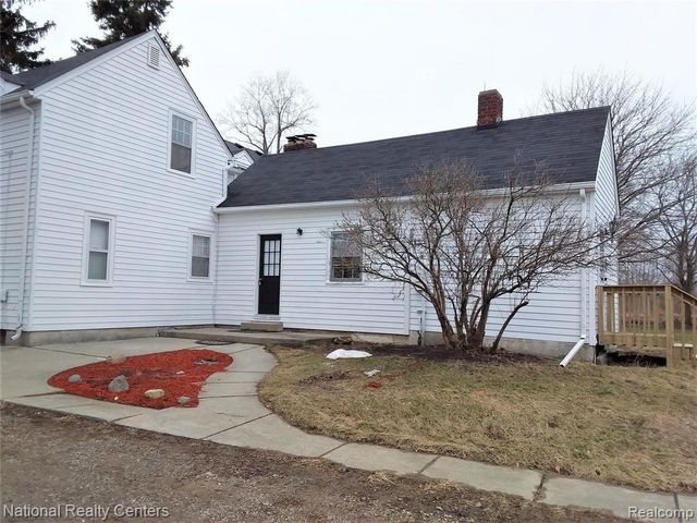 60001 E 8 Mile Road, South Lyon, MI 48178