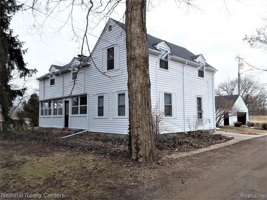 60001 E 8 Mile Road, South Lyon, MI 48178