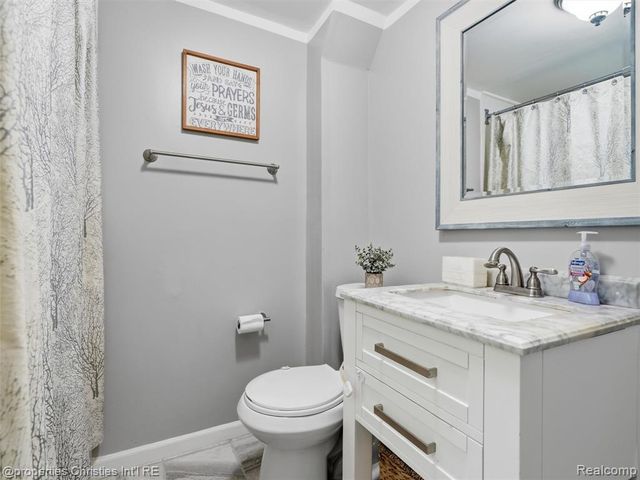 11705 Larkins Road, Brighton, MI 48114