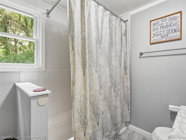11705 Larkins Road, Brighton, MI 48114