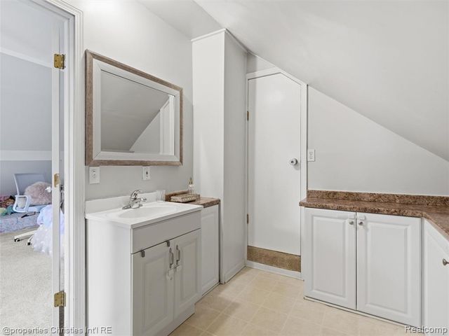11705 Larkins Road, Brighton, MI 48114