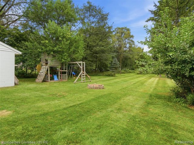 11705 Larkins Road, Brighton, MI 48114