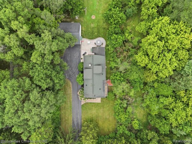 11705 Larkins Road, Brighton, MI 48114