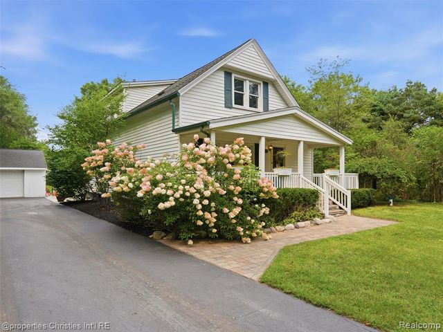 11705 Larkins Road, Brighton, MI 48114